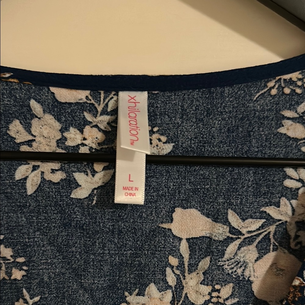 Xhilaration Floral Blouse in Navy and Peach - Picture 4 of 4